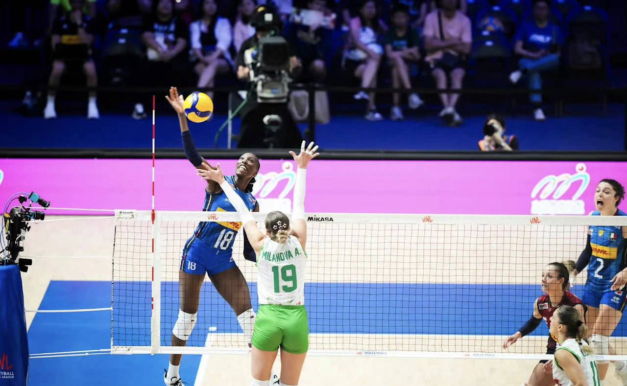 星空体育-意大利女排压哨绝杀TeamLiquid，全场沸腾！经典一战再现传奇