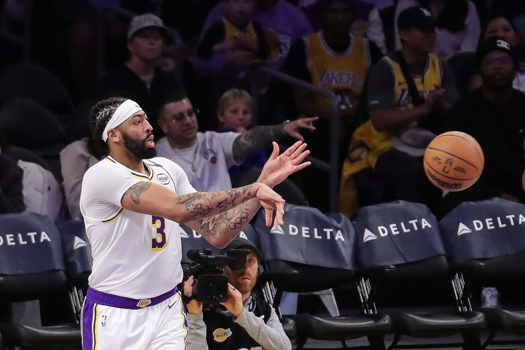 星空体育-浓眉哥连续二十场比赛得分超过重返赛场，TL不断突破！的简单介绍